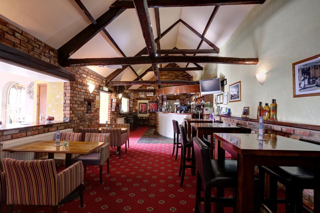 Manor Court Hotel Carnaby Екстер'єр фото