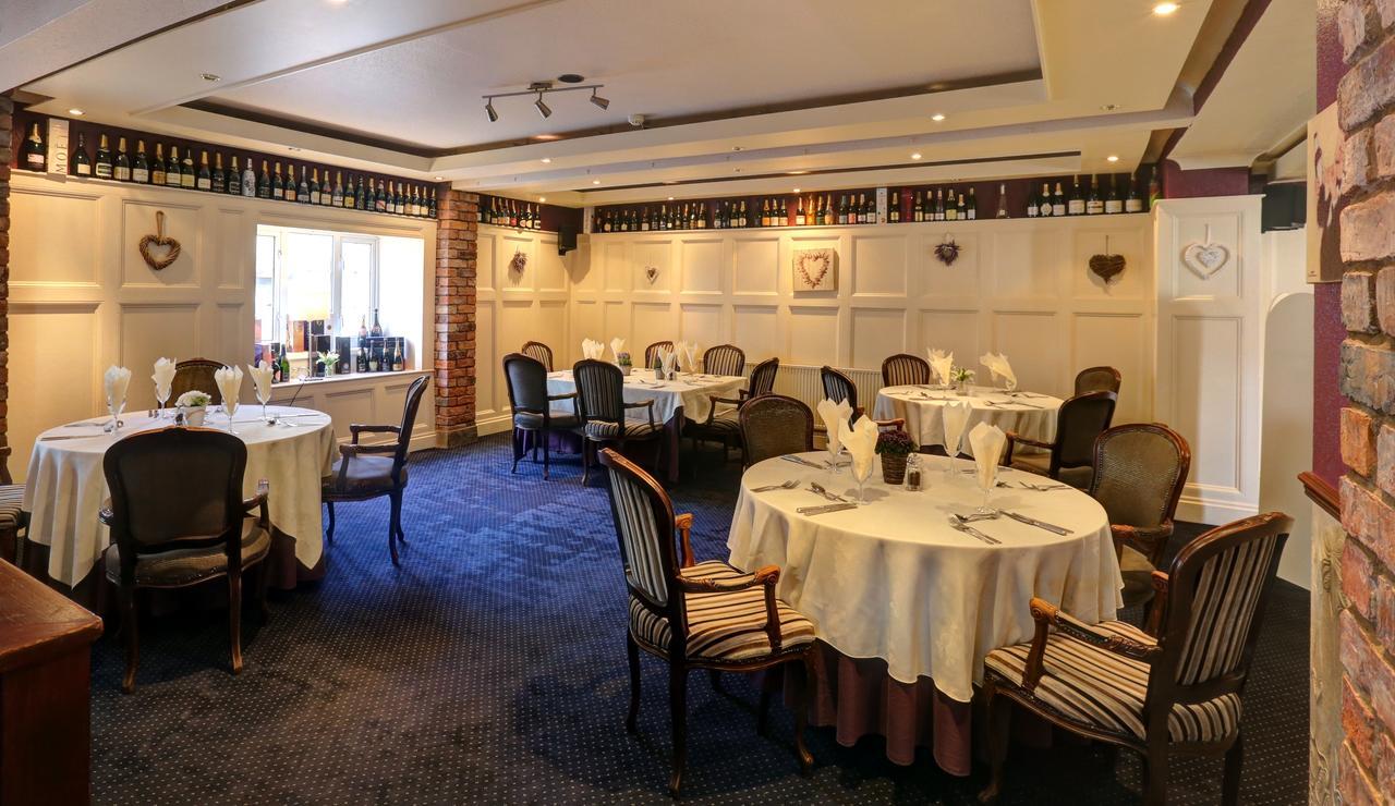 Manor Court Hotel Carnaby Екстер'єр фото