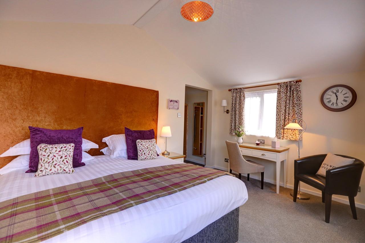 Manor Court Hotel Carnaby Екстер'єр фото