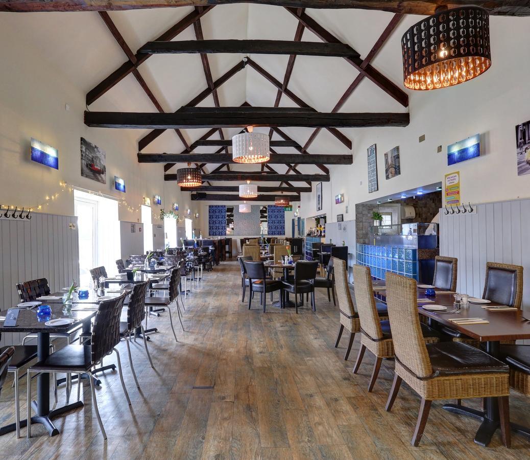 Manor Court Hotel Carnaby Екстер'єр фото