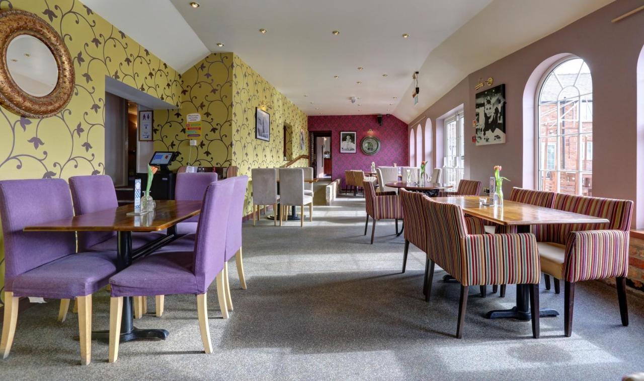 Manor Court Hotel Carnaby Екстер'єр фото